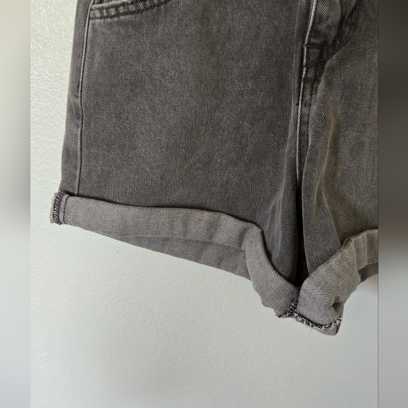 Vervet | Gray Paper Bag High Rise Denim Shorts Size XS - Picture 7 of 11